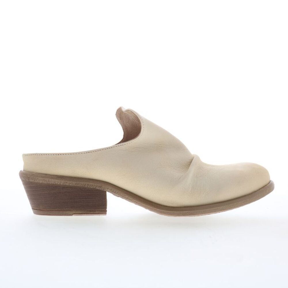 Miz Mooz Womens Cellia Beige Shoes (NWT)